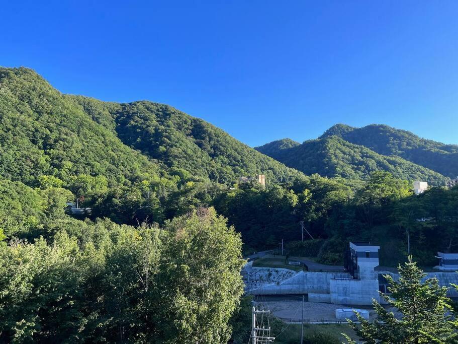 شقة フューデイズコンドミニアム定山渓201号室 سابورو المظهر الخارجي الصورة